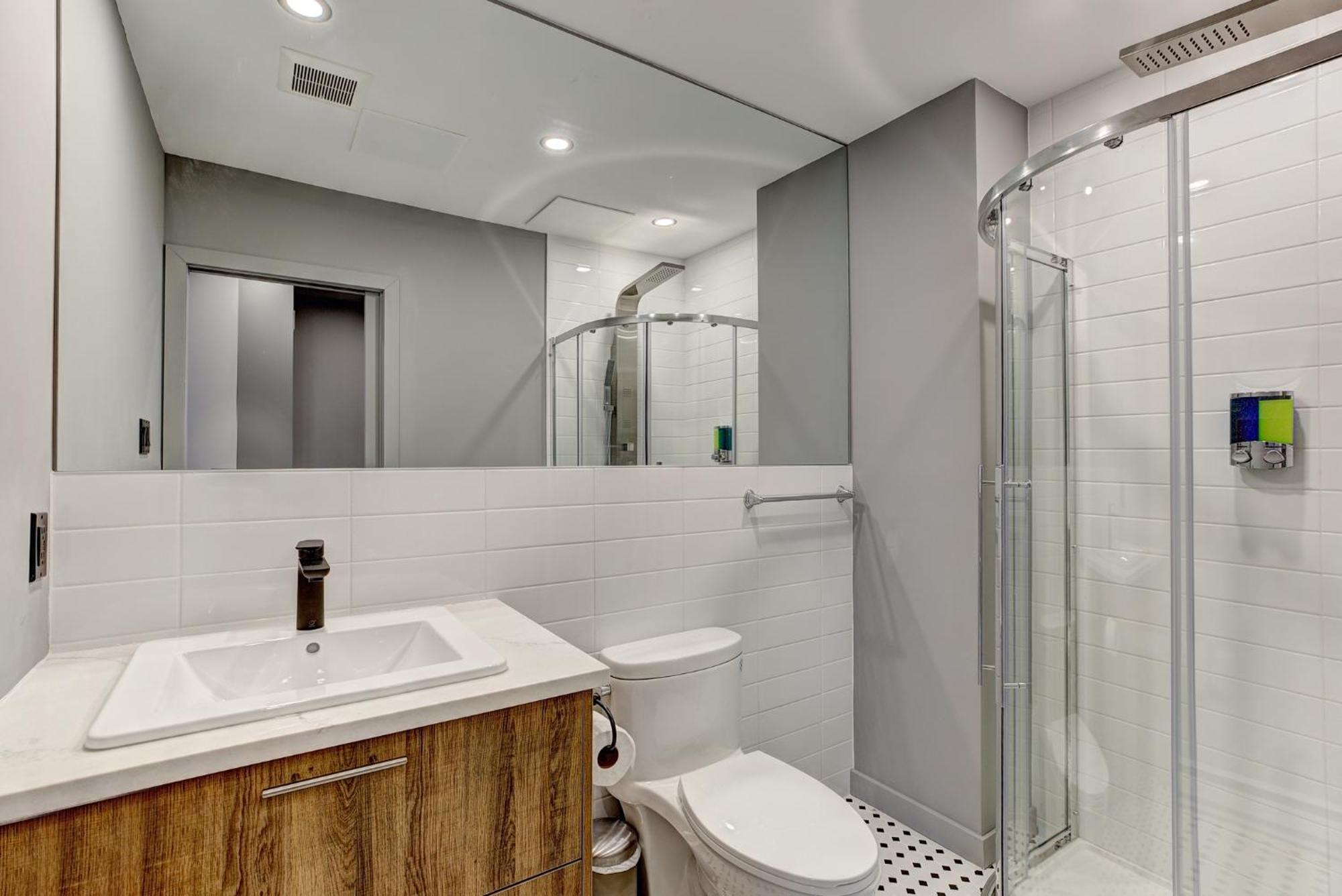 Stanley Court Apartments By Simplissimmo Montreal Room photo